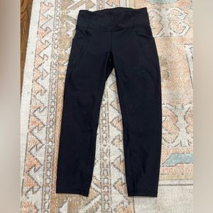 Lululemon black cropped leggings